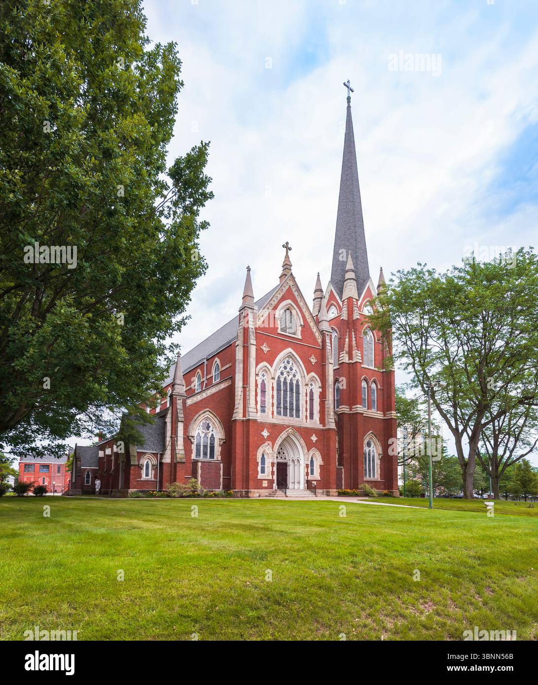 Canton. Ohio. États-Unis - 20 juin 2025 - Basilique Saint-Jean-Baptiste. Construit en 1871 Banque D'Images Canton. Ohio. États-Unis - 20 juin 2025 - Basilique Saint-Jean-Baptiste. Construit en 1871 Banque D'Images