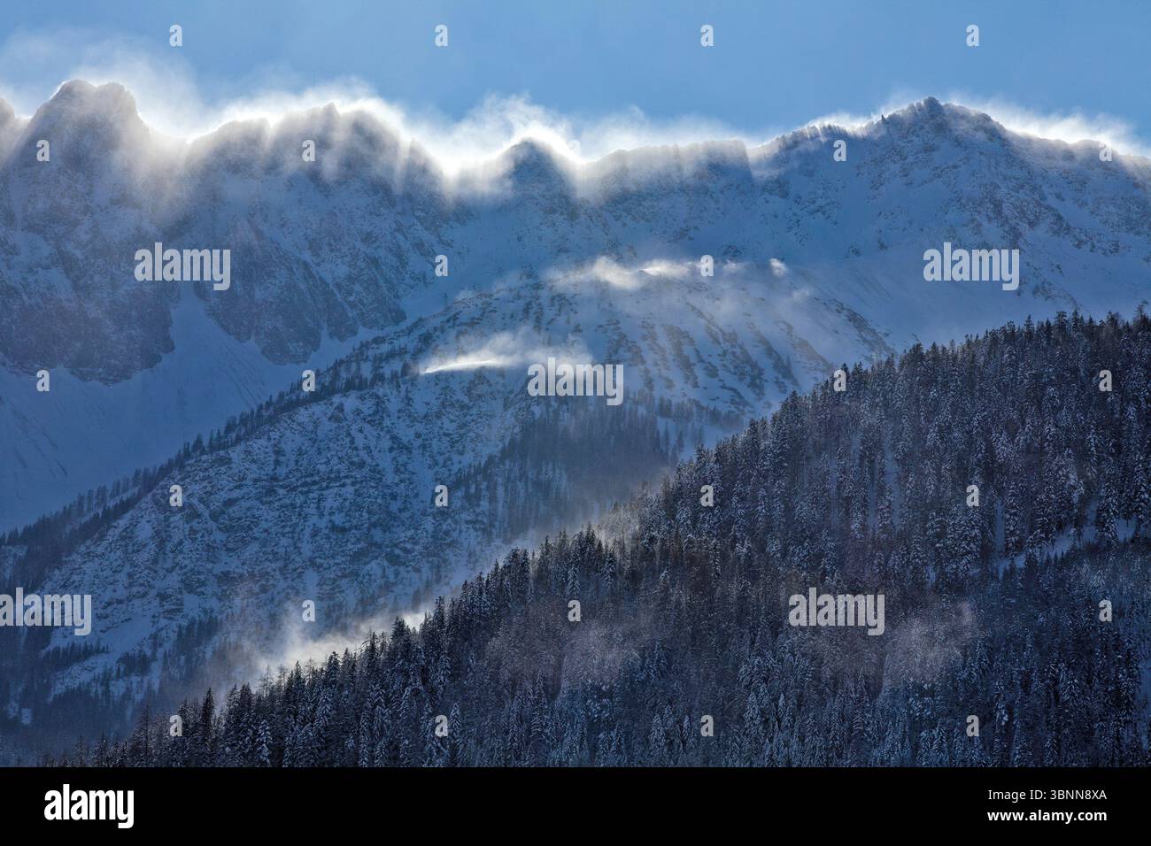 Neige dérive dans les montagnes de Wetterstein, Tyrol Banque D'Images