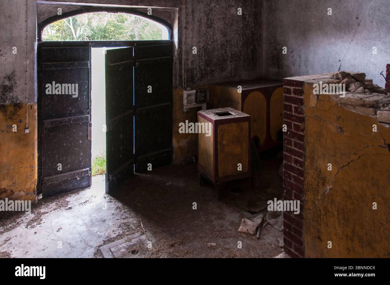 Zone industrielle en ruines et abandonnée Banque D'Images