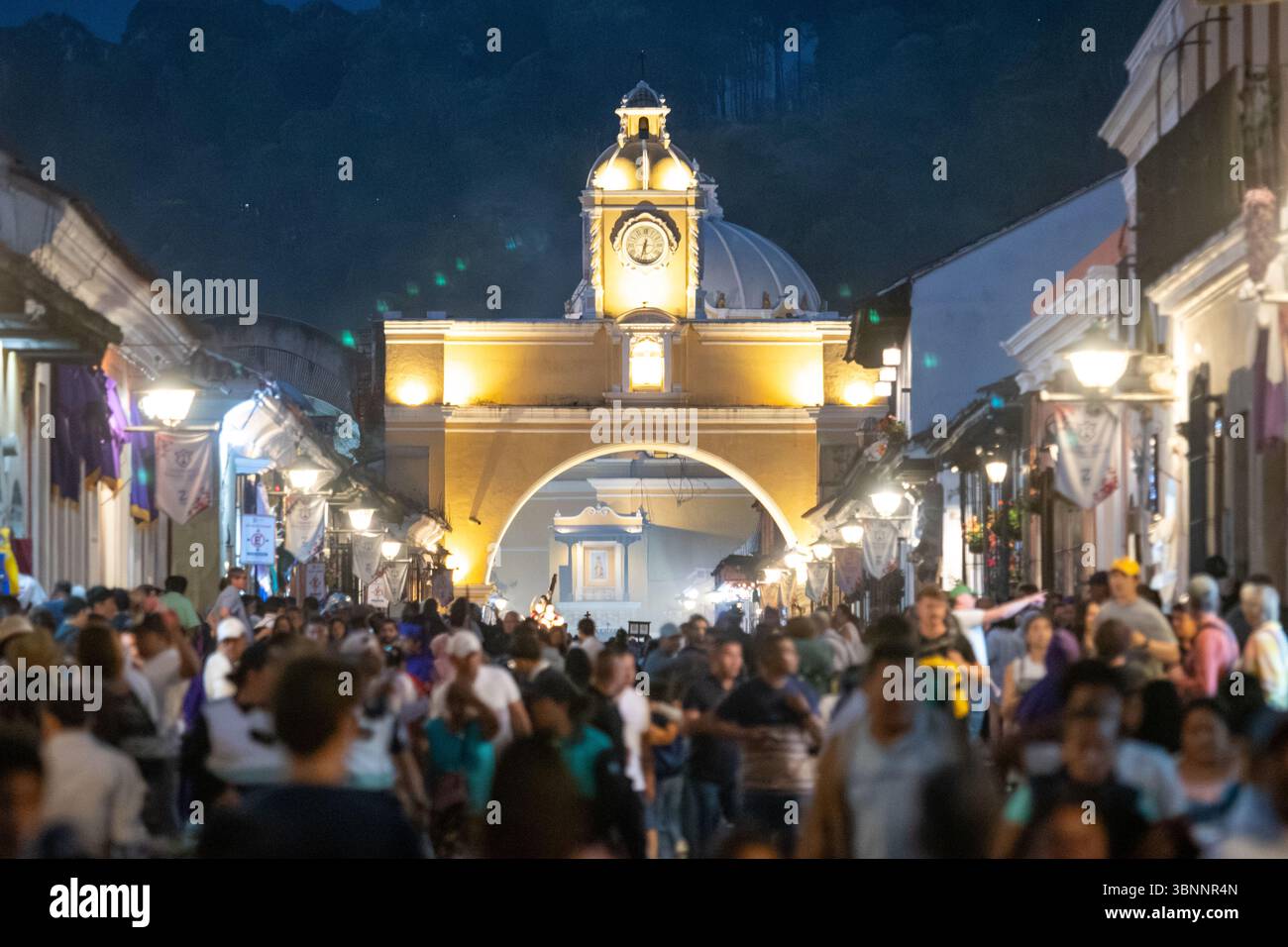 Semana Santa en el arco de Santa Catalina en Antigua Guatemala célébrations de la semaine Sainte à l'Arche de Santa Catalina à Antigua Guatemala Banque D'Images
