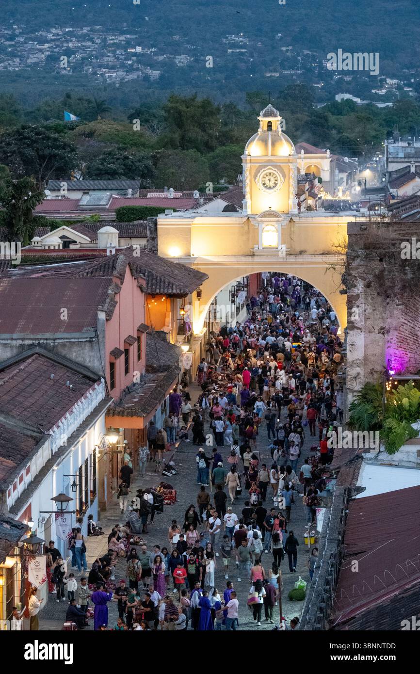 Semana Santa en el Arco de Santa Catalina en la Antigua Guatemala célébrations de la semaine Sainte à l'Arche de Santa Catalina à Antigua Guatemala Banque D'Images
