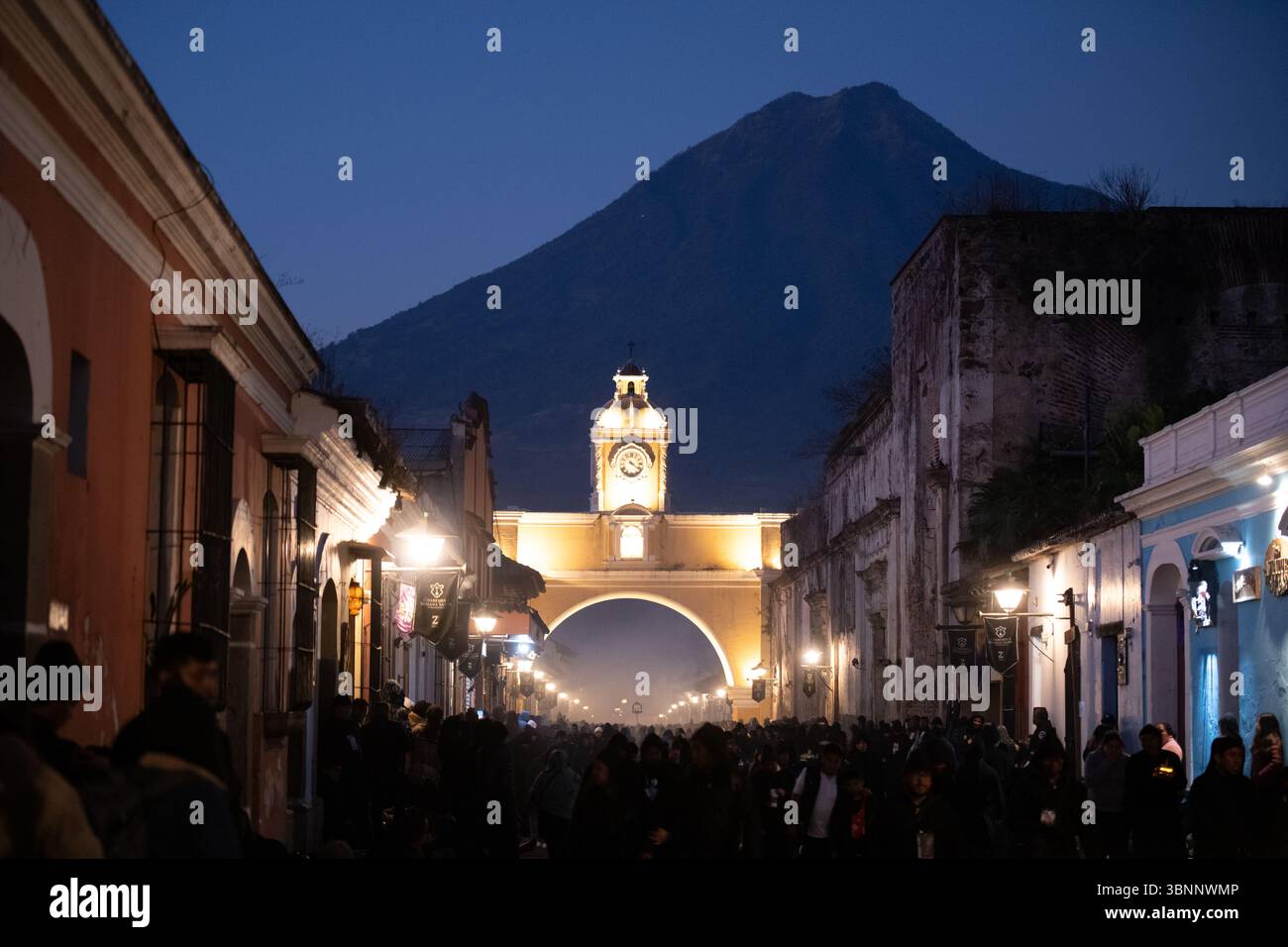 Semana Santa en el arco de Santa Catalina en Antigua Guatemala célébrations de la semaine Sainte à l'Arche de Santa Catalina à Antigua Guatemala Banque D'Images