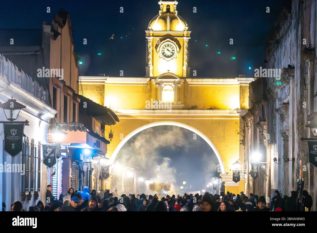 Semana Santa en el arco de Santa Catalina en Antigua Guatemala célébrations de la semaine Sainte à l'Arche de Santa Catalina à Antigua Guatemala Banque D'Images