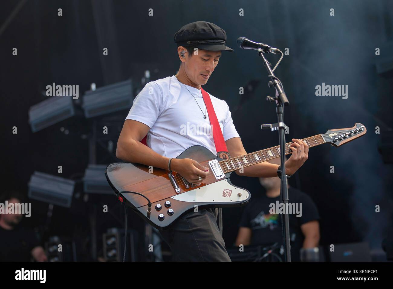 Leeds, Angleterre, 3 juillet 2025. Scouting for Girls soutenant Mika à Millennium Square Leeds Summer Series 2025. Izzy Clayton/Alamy Live News Banque D'Images