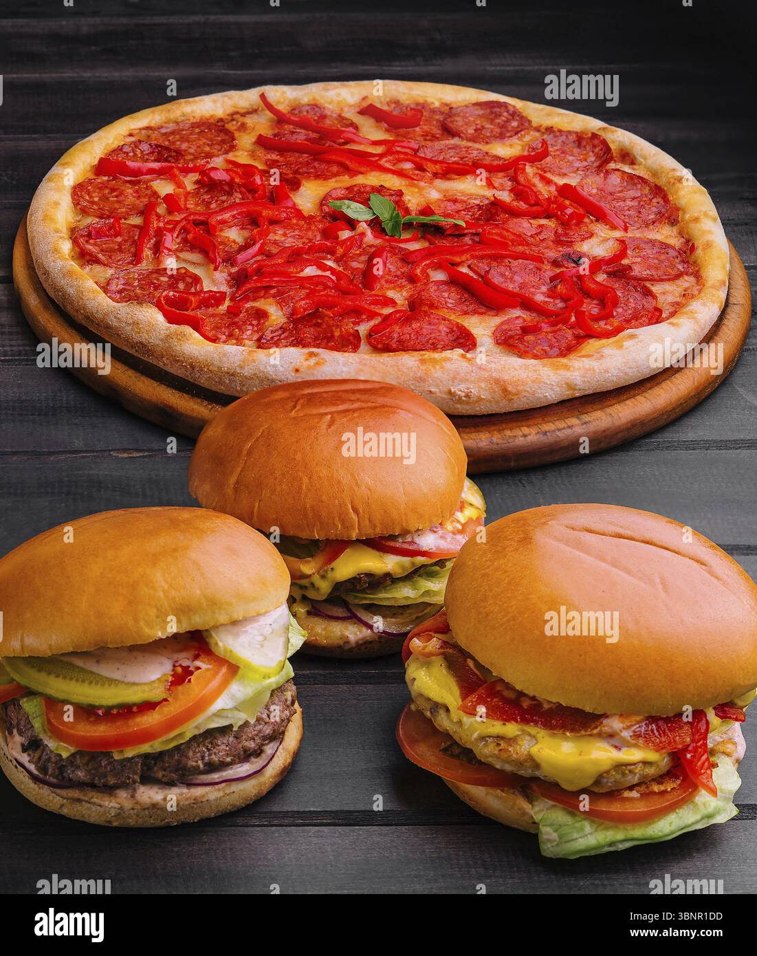 Table ou scène d'aliments de livraison de plats à emporter assortis Banque D'Images