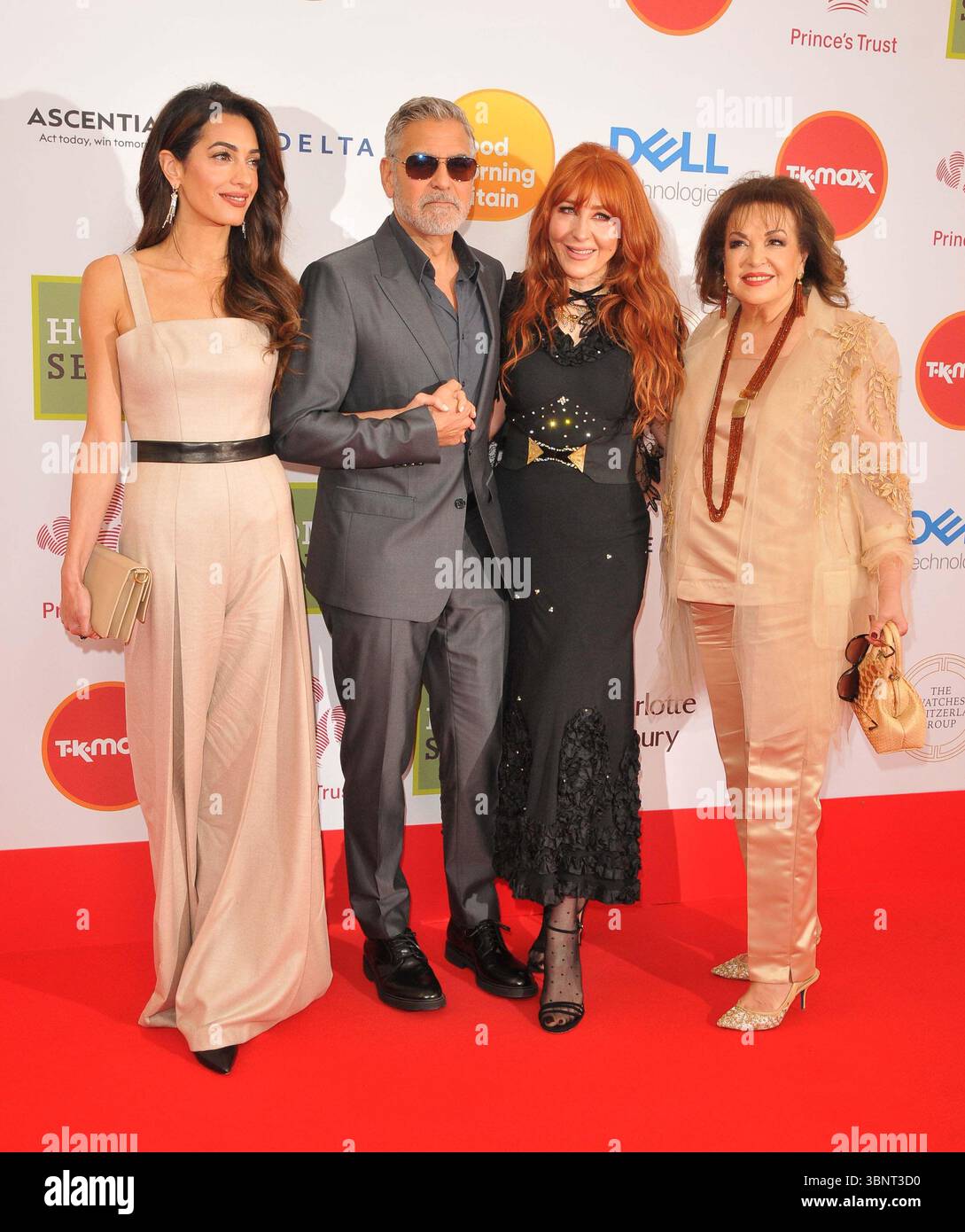 Amal Clooney et George Clooney, Charlotte Tilbury et Baria Alamuddin au Prince's Trust TK Maxx and Homesense Awards 2023, Theatre Royal Drury Lane, Catherine Street, le mardi 16 mai 2023 à Londres, Angleterre, Royaume-Uni. CAP/CAN ©CAN/Capital Pictures Banque D'Images