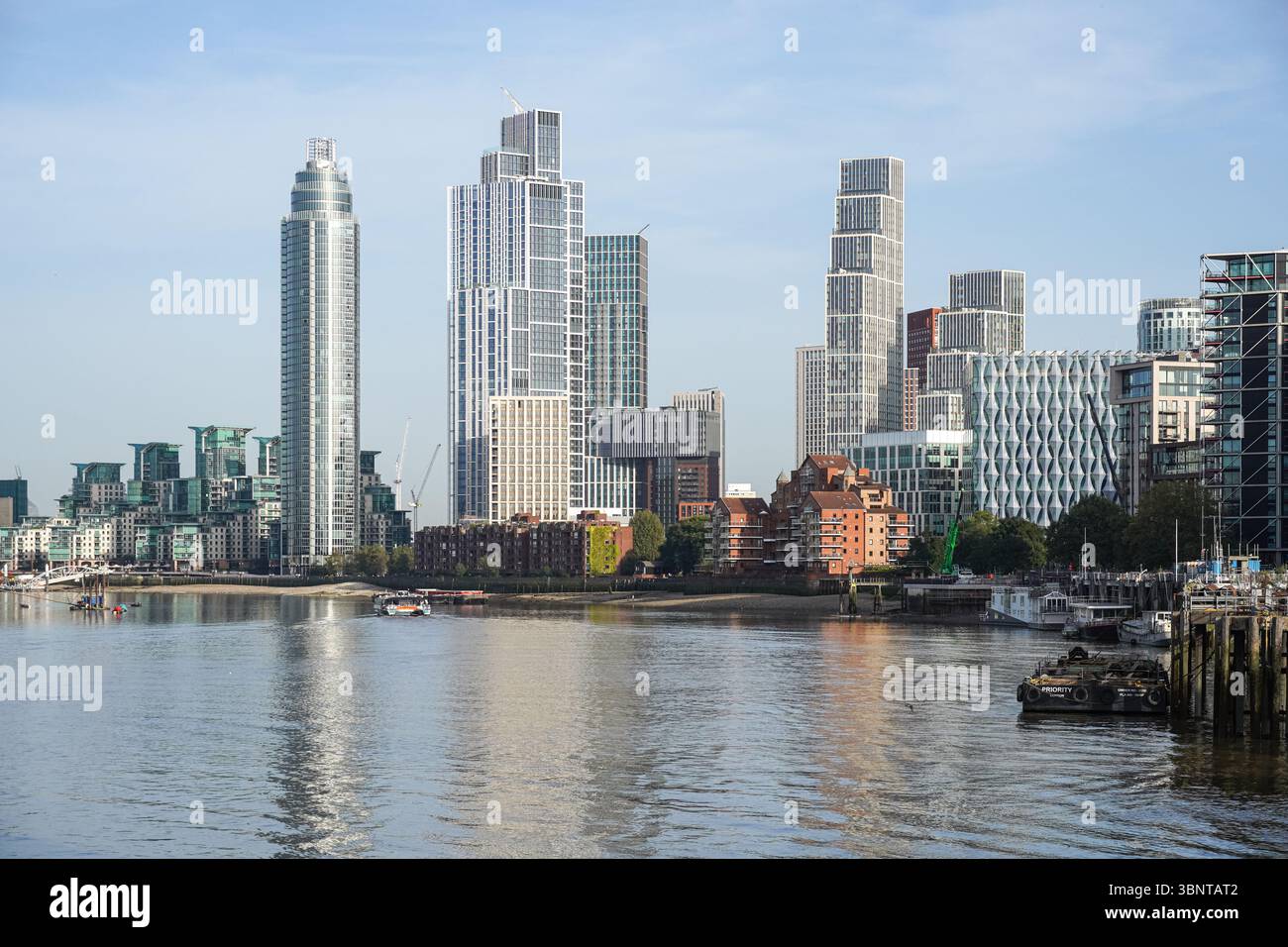 Nouveaux bâtiments résidentiels modernes avec appartements de luxe à Nine Elms, Londres Angleterre Royaume-Uni Banque D'Images