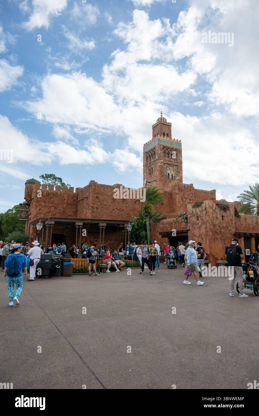Le Pavillon du Maroc à EPCOT a été conçu pour ressembler à une ville marocaine avec un minaret réaliste. Banque D'Images