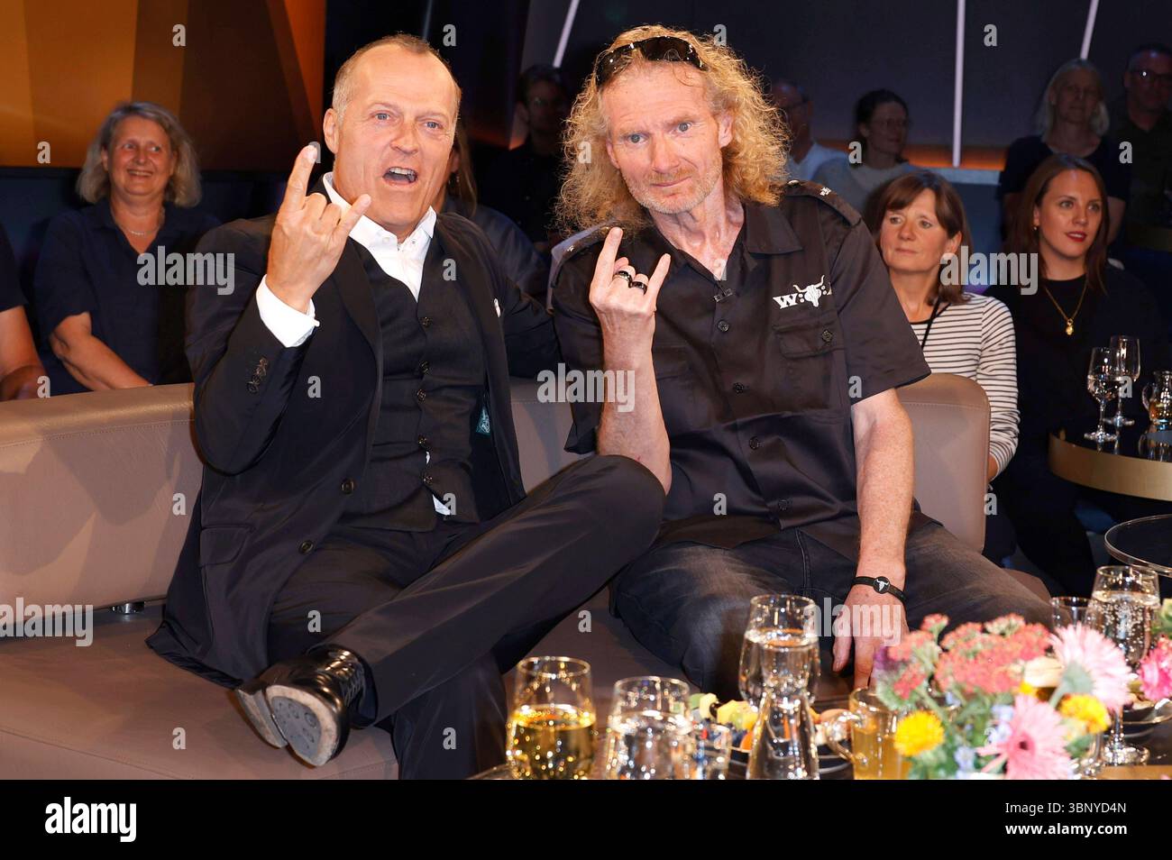 Joja Wendt und Holger Hübner BEI der Aufzeichnung der NDR Talk Show im NDR Fernsehstudio Lokstedt. Hambourg, 04.07.2025 *** Joja Wendt et Holger Hübner lors de l'enregistrement du Talk Show NDR dans le studio de télévision NDR Lokstedt Hambourg, 04 07 2025 Foto:xH.xHartmannx/xFuturexImagex ndr_talk0407_5639 Banque D'Images