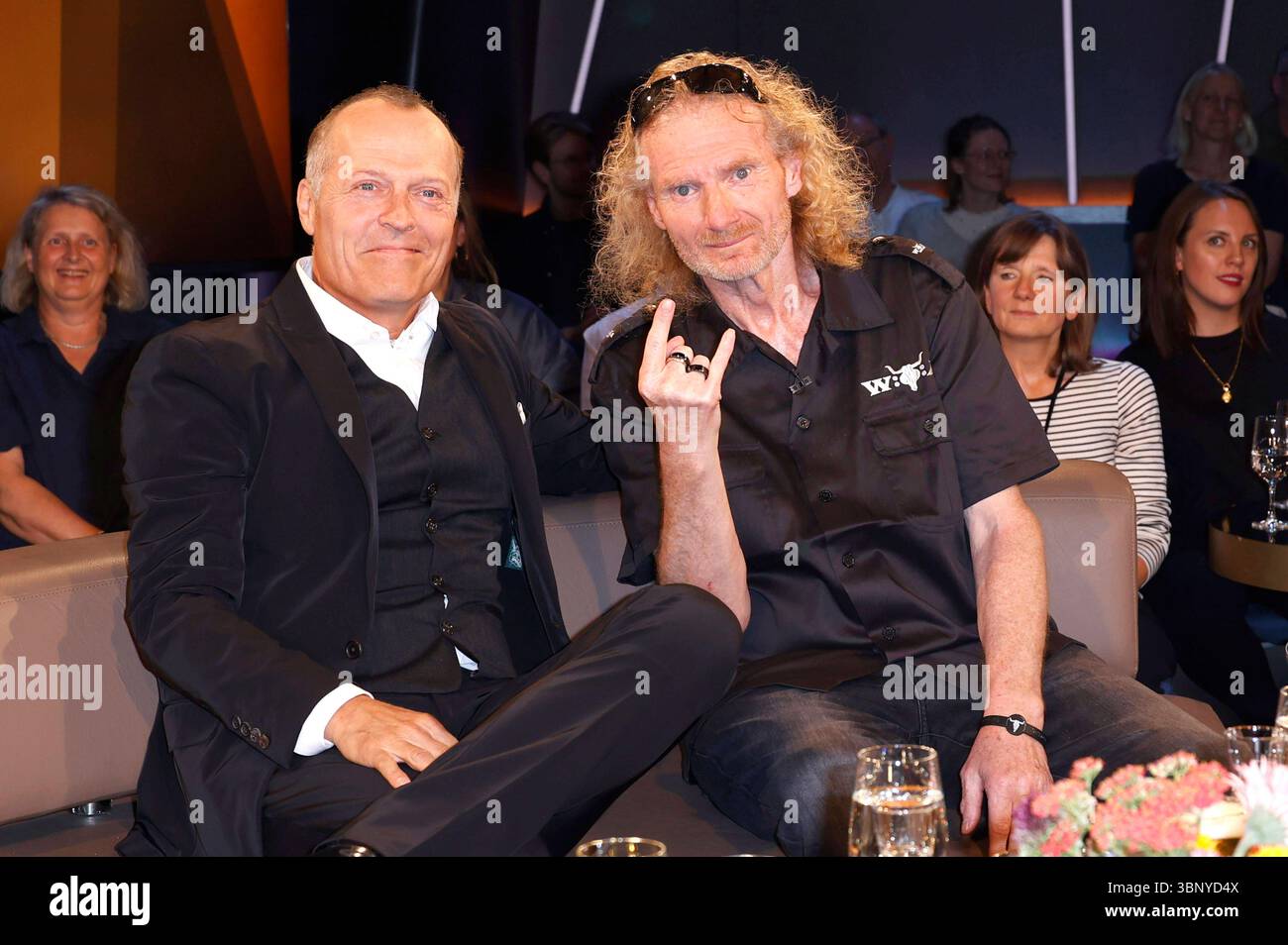 Joja Wendt und Holger Hübner BEI der Aufzeichnung der NDR Talk Show im NDR Fernsehstudio Lokstedt. Hambourg, 04.07.2025 *** Joja Wendt et Holger Hübner lors de l'enregistrement du Talk Show NDR dans le studio de télévision NDR Lokstedt Hambourg, 04 07 2025 Foto:xH.xHartmannx/xFuturexImagex ndr_talk0407_5640 Banque D'Images