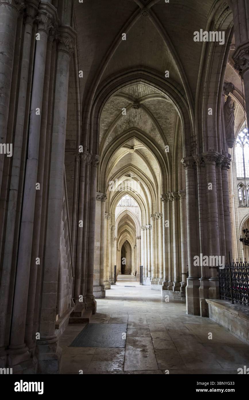 Intérieur de la cathédrale Saint-Pierre Saint-Paul de Troyes dans la vieille ville médiévale de Troyes Grand est, dans le nord-est de la France Banque D'Images