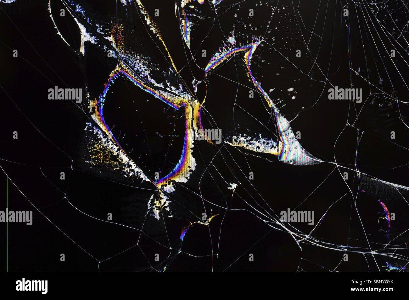 Fissures de texture de fond sur l'écran cassé d'un écran à cristaux liquides, d'un moniteur d'ordinateur ou d'un téléviseur Banque D'Images
