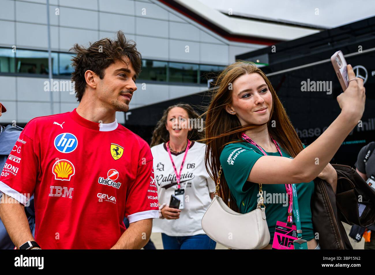 TOWCESTER, ROYAUME-UNI. 05 juillet : Charles Leclerc (Monaco) de la Scuderia Ferrari arrive lors du Qatar Airways British Grand Prix 2025 sur le circuit de Silverstone le samedi 05 juillet 2025 à TOWCESTER, ANGLETERRE. Crédit : Taka G Wu/Alamy Live News Banque D'Images