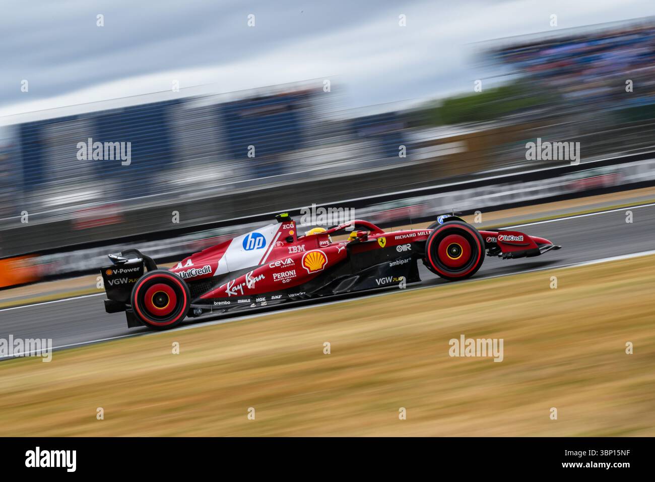 TOWCESTER, ROYAUME-UNI. 05 juillet : Lewis Hamilton de la Scuderia Ferrari en troisième séance d'essais lors du Qatar Airways British Grand Prix 2025 sur le circuit de Silverstone le samedi 05 juillet 2025 à TOWCESTER, ANGLETERRE. Crédit : Taka G Wu/Alamy Live News Banque D'Images