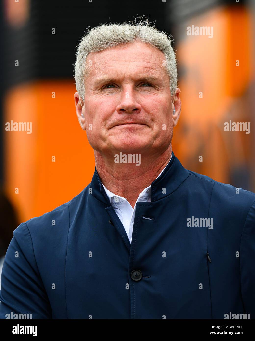 TOWCESTER, ROYAUME-UNI. 05 juillet : David Coulthard, ancien pilote British Racing, présente le film présenté sur Paddock en troisième séance d'essais lors du Qatar Airways British Grand Prix 2025 au circuit de Silverstone le samedi 05 juillet 2025 à TOWCESTER, ANGLETERRE. Crédit : Taka G Wu/Alamy Live News Banque D'Images