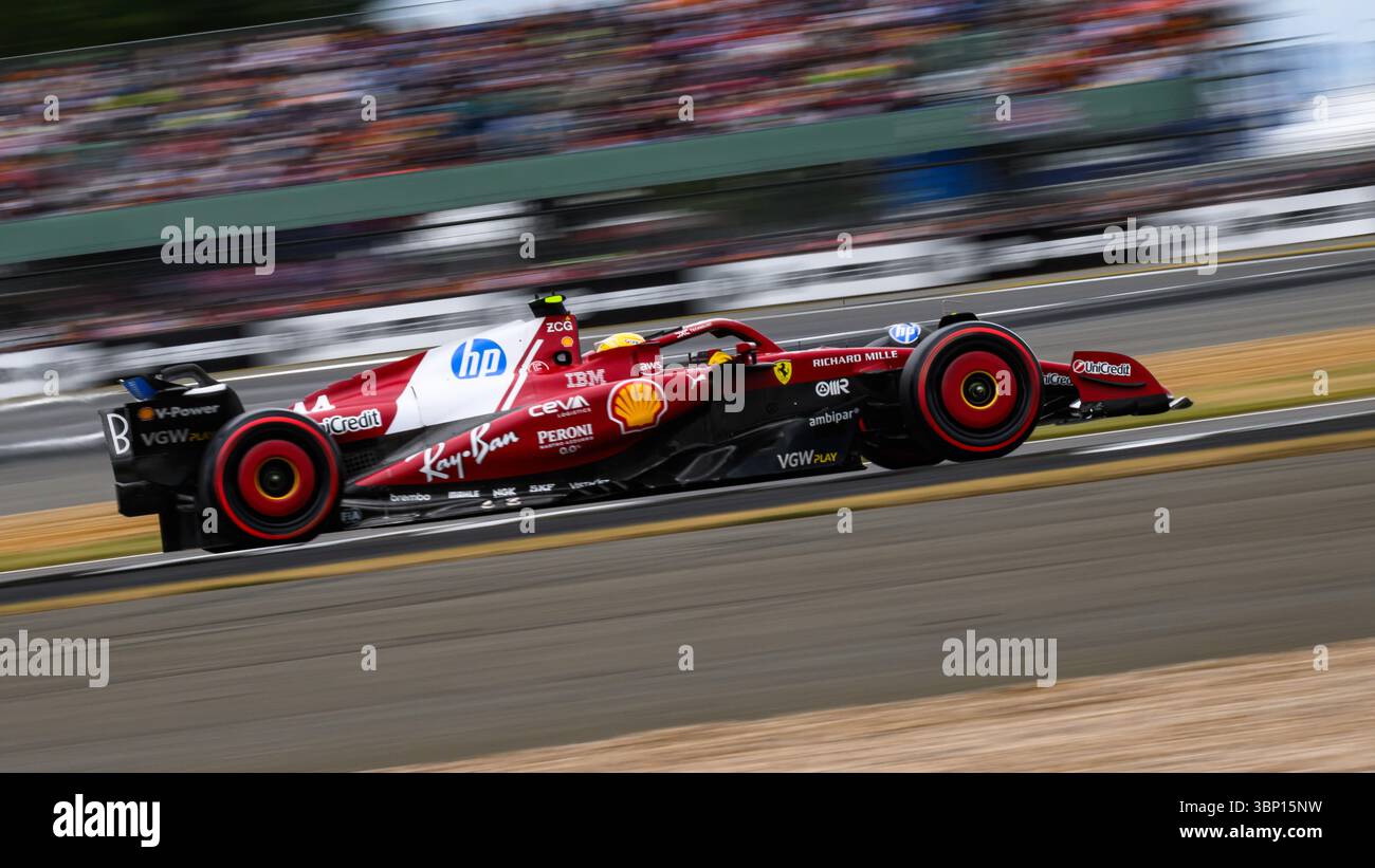 TOWCESTER, ROYAUME-UNI. 05 juillet : Lewis Hamilton de la Scuderia Ferrari en troisième séance d'essais lors du Qatar Airways British Grand Prix 2025 sur le circuit de Silverstone le samedi 05 juillet 2025 à TOWCESTER, ANGLETERRE. Crédit : Taka G Wu/Alamy Live News Banque D'Images