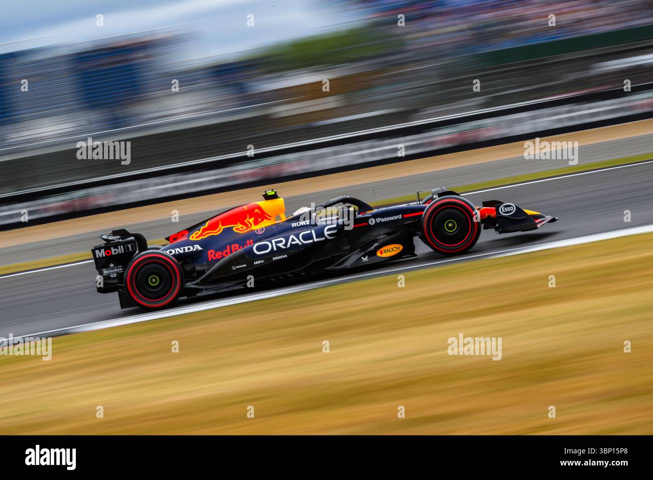 TOWCESTER, ROYAUME-UNI. 05 juillet : Yuki Tsunoda de Red Bull Racing en troisième séance d'essais lors du Qatar Airways British Grand Prix 2025 sur le circuit de Silverstone le samedi 05 juillet 2025 à TOWCESTER, ANGLETERRE. Crédit : Taka G Wu/Alamy Live News Banque D'Images
