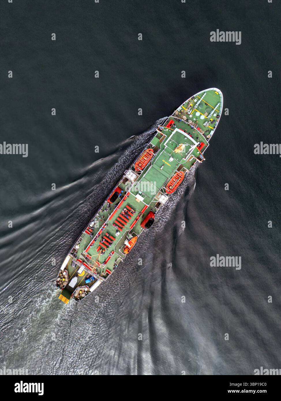 Une vue Birdseye du ferry calédonien MacBrayne (CalMac) île d'Arran. Banque D'Images