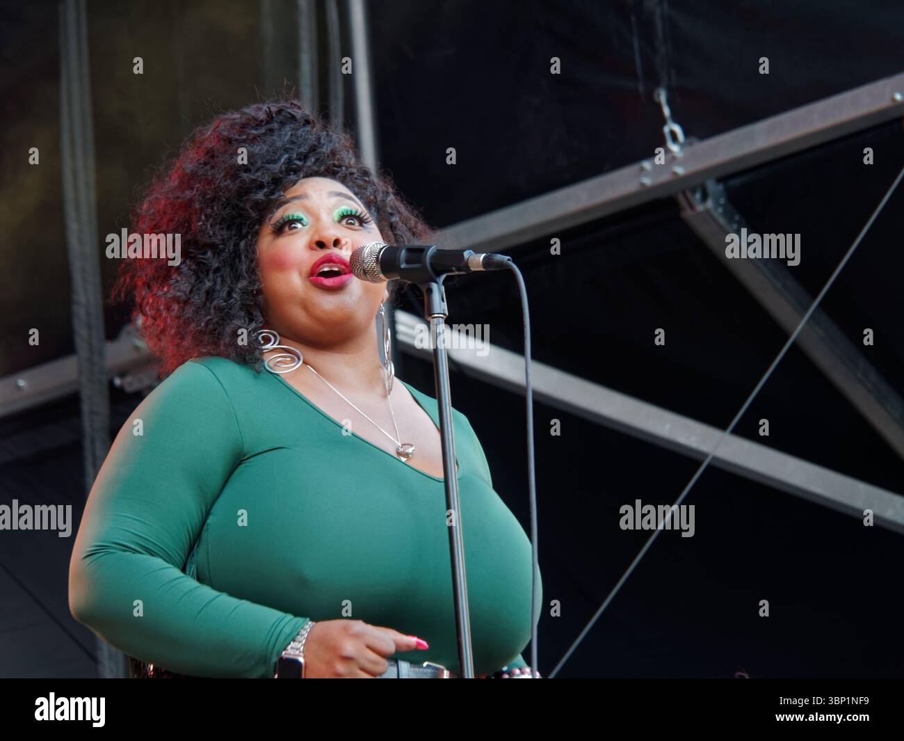 Annika Chambers se produit sur scène au Festival International de Jazz de Montréal, Québec, Canada Banque D'Images