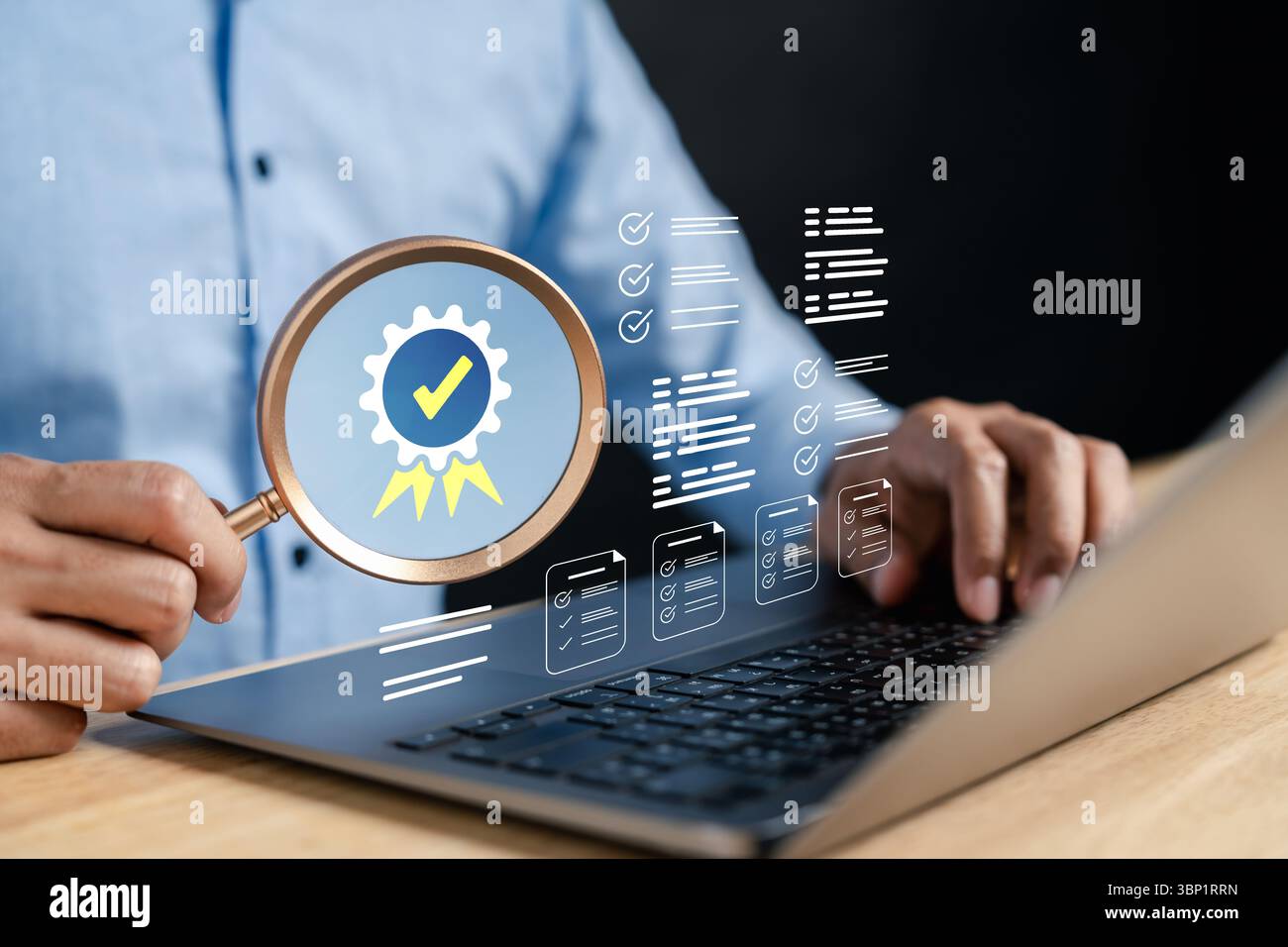 Concept de contrôle qualité et de liste de contrôle des documents avec vérification numérique, affectation des tâches, suivi des audits et gestion de la conformité pour une efficacité et Banque D'Images