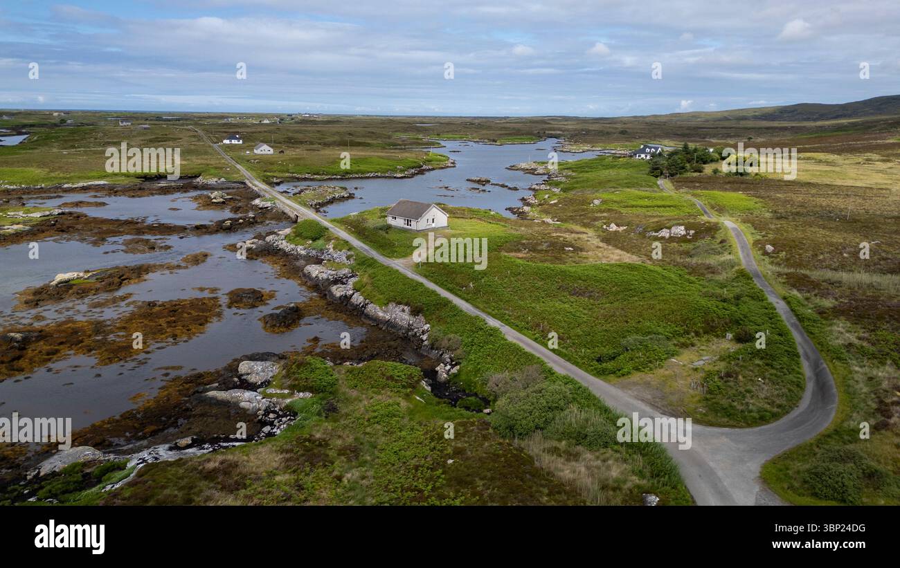 Vue aérienne par drone du Loch Eynort, (Locheynort) île de South Uist, Écosse Banque D'Images
