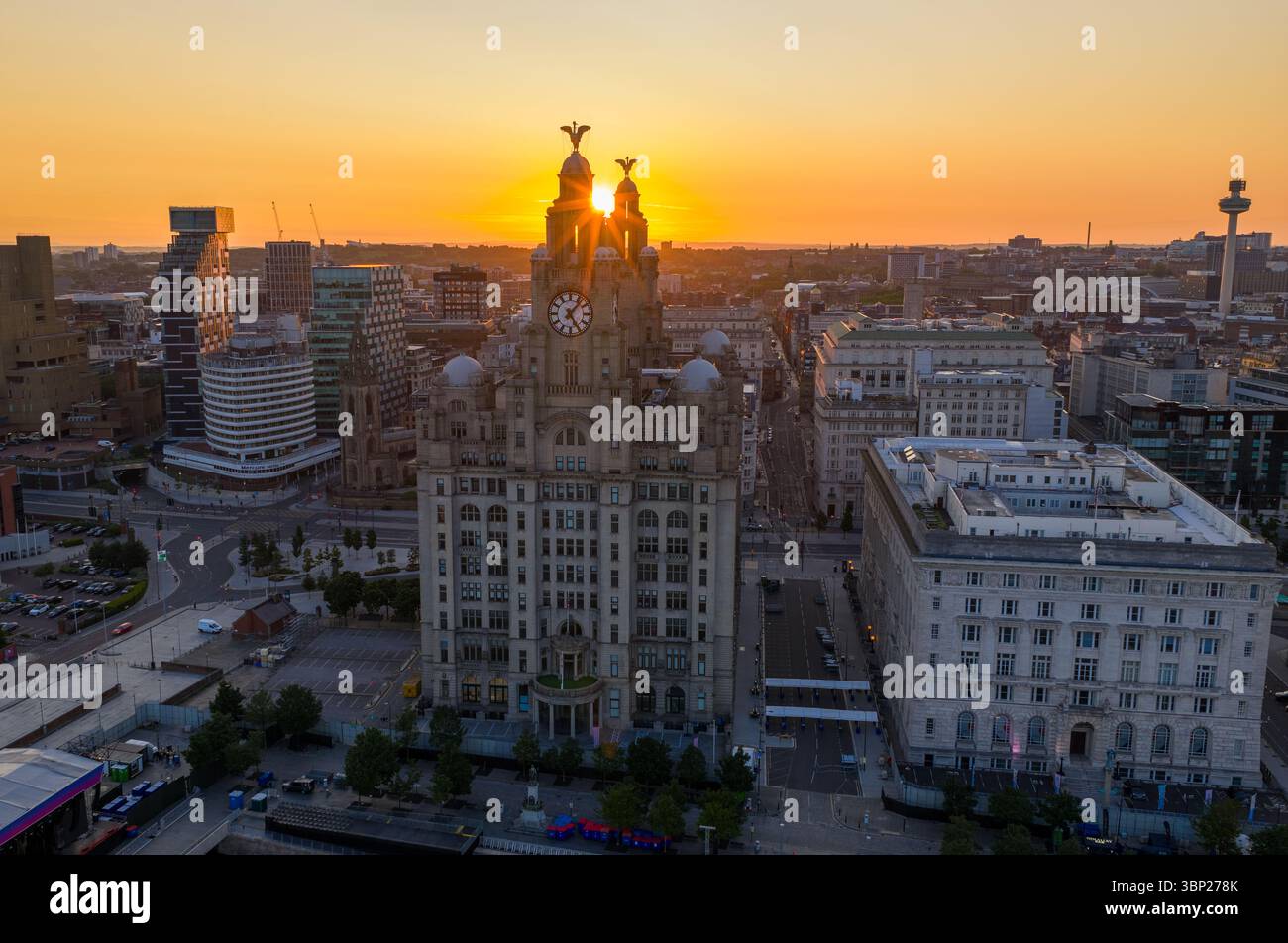 Image aérienne du paysage urbain de Liverpool au lever du soleil Banque D'Images