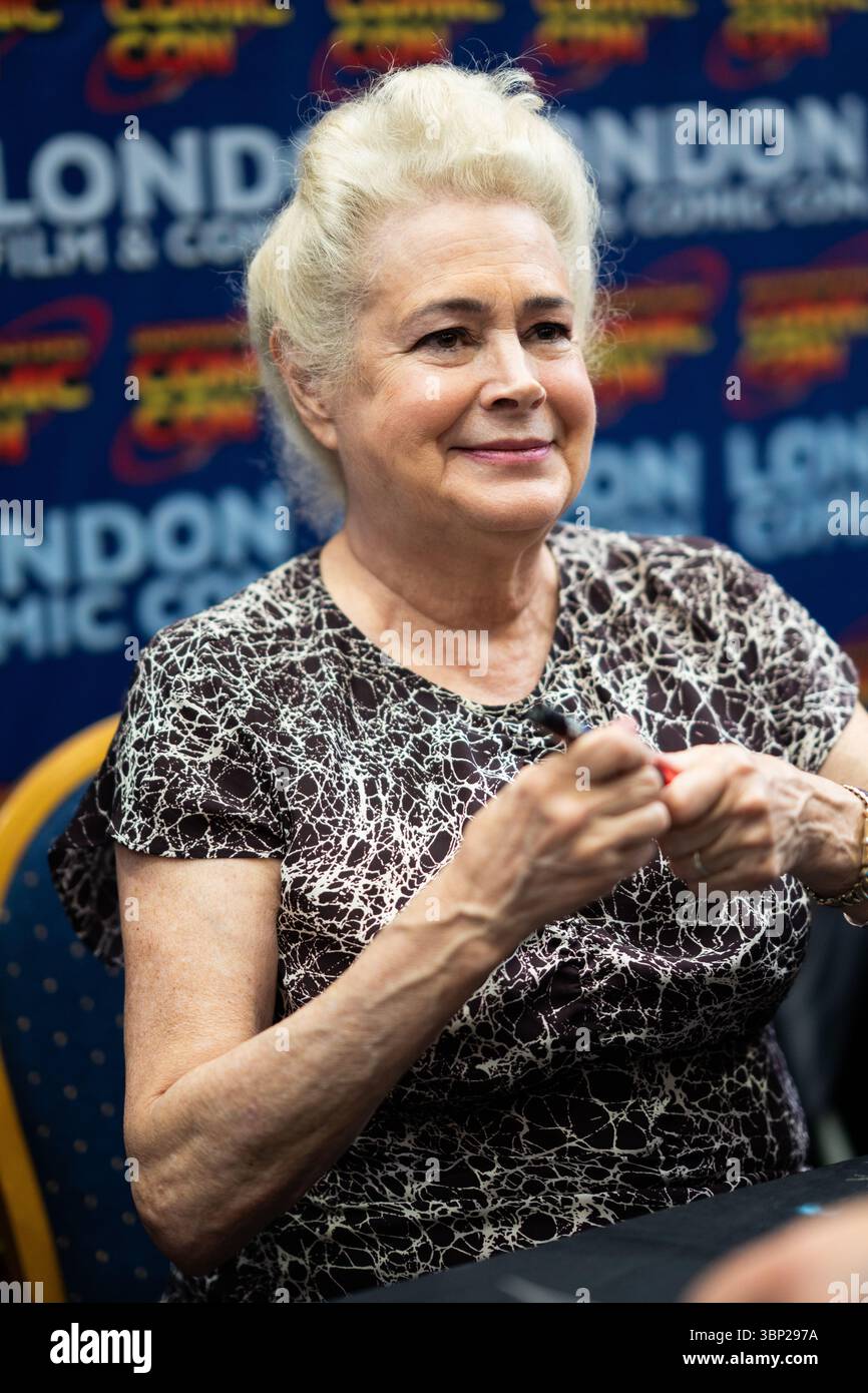 Londres, Royaume-Uni. 05 juillet 2025. Sean Young participe à Showmasters London film & Comic Con à Olympia le 5 JUILLET 2025 à Londres, en Angleterre. ( Credit : lounisPhotography/Alamy Live News Banque D'Images