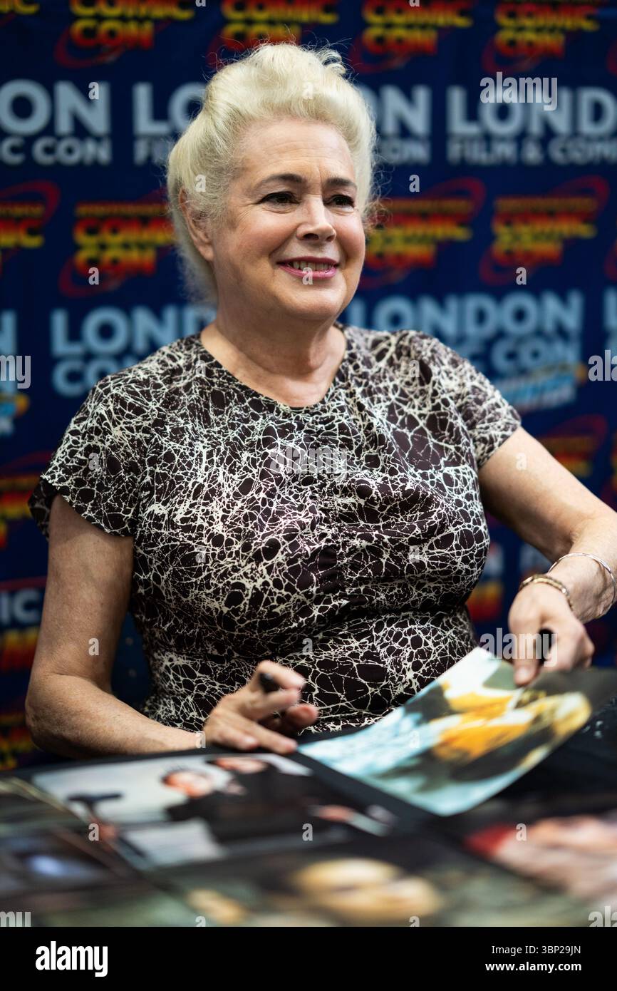 Londres, Royaume-Uni. 05 juillet 2025. Sean Young participe à Showmasters London film & Comic Con à Olympia le 5 JUILLET 2025 à Londres, en Angleterre. ( Credit : lounisPhotography/Alamy Live News Banque D'Images