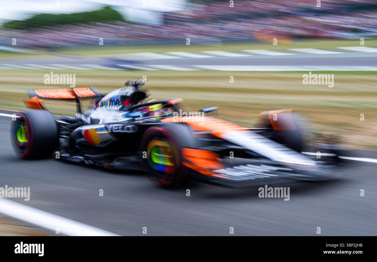 TOWCESTER, ROYAUME-UNI. 05 juillet : Oscar Piastri (Australie) de McLaren en session de qualification lors du Qatar Airways British Grand Prix 2025 au circuit de Silverstone le samedi 05 juillet 2025 à TOWCESTER, ANGLETERRE. Crédit : Taka G Wu/Alamy Live News Banque D'Images