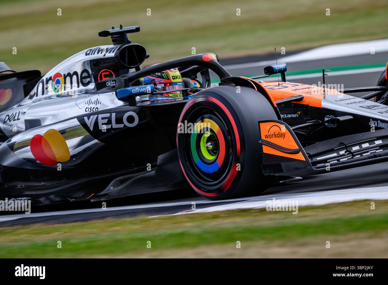 TOWCESTER, ROYAUME-UNI. 05 juillet : Oscar Piastri (Australie) de McLaren en session de qualification lors du Qatar Airways British Grand Prix 2025 au circuit de Silverstone le samedi 05 juillet 2025 à TOWCESTER, ANGLETERRE. Crédit : Taka G Wu/Alamy Live News Banque D'Images