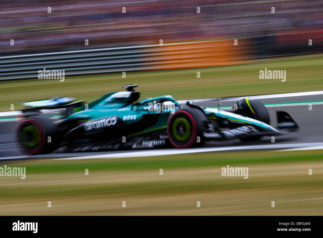TOWCESTER, ROYAUME-UNI. 05 juillet : lance Stroll (Canada) de l'écurie Aston Martin Aramco F1 Team en session qualificative lors du Qatar Airways British Grand Prix 2025 au circuit de Silverstone le samedi 05 juillet 2025 à TOWCESTER, ANGLETERRE. Crédit : Taka G Wu/Alamy Live News Banque D'Images