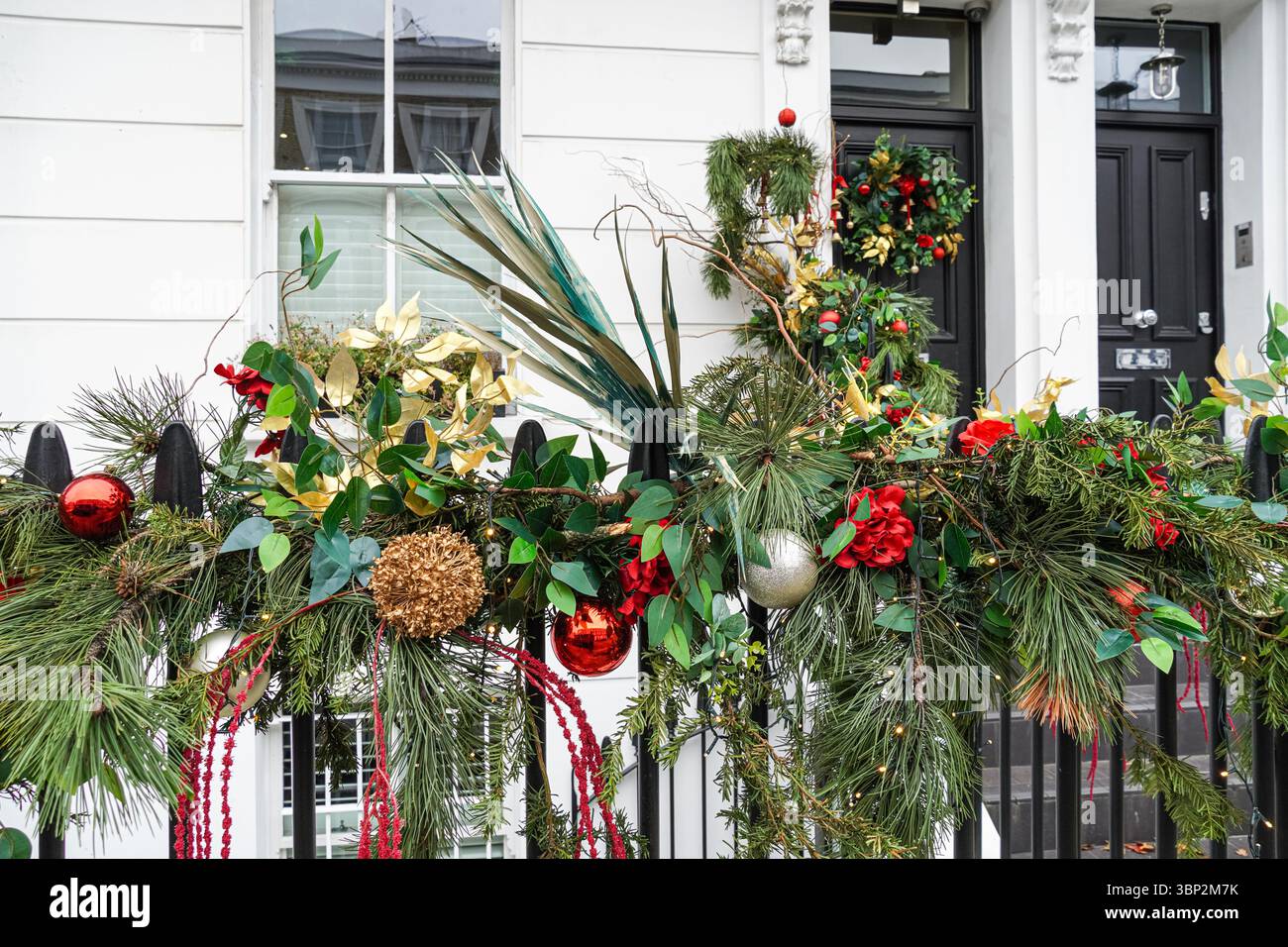 Décoration de Noël devant la maison, Londres Angleterre Royaume-Uni Royaume-Uni Banque D'Images