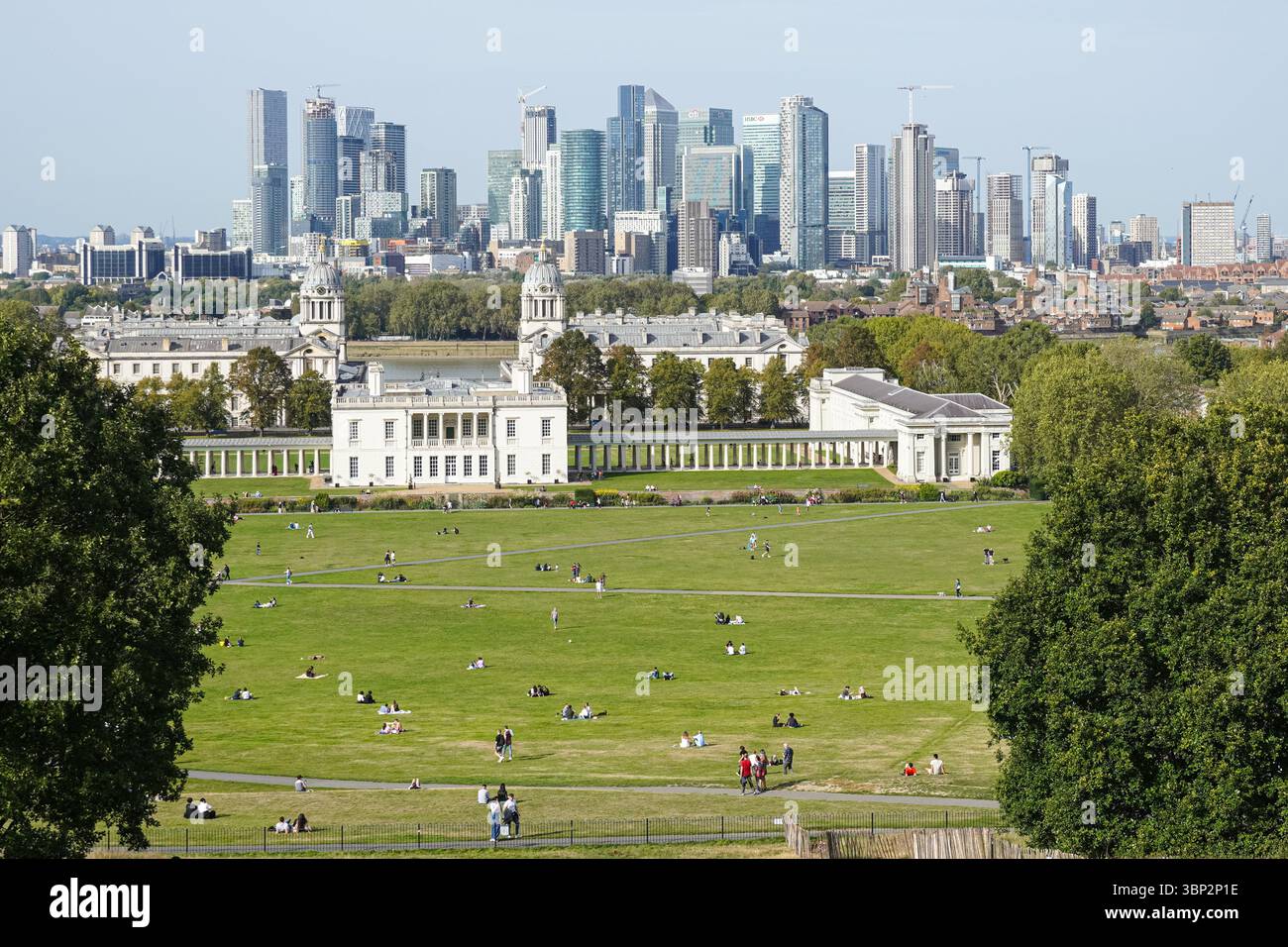 Vue sur les gratte-ciel de Canary Wharf depuis Greenwich Park à Londres, Angleterre, Royaume-Uni, Royaume-Uni Banque D'Images