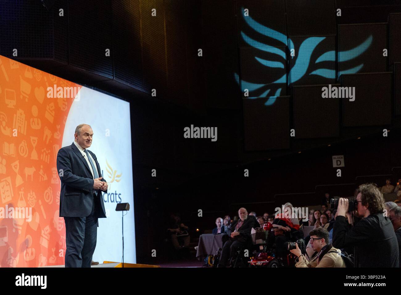 Harrogate Convention Centre, Harrogate, Royaume-Uni. Samedi 23 mars 2025. Ed Davey prononce son discours à la conférence du printemps 2025. Banque D'Images