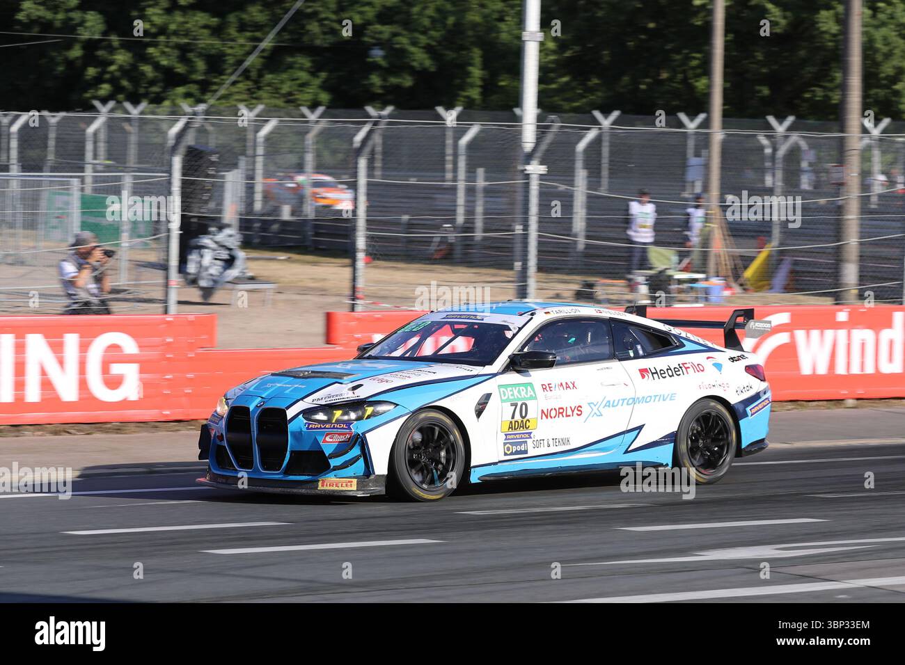 Nürnberg, Deutschland 04. - 06. Juillet 2025 : ADAC - GT4 - Allemagne - Norisring - 1.Rennen Im Bild : M.Tarillion/V.Nielsen (razen xAutomotive Racing BMW M4 GT4 Evo) Banque D'Images