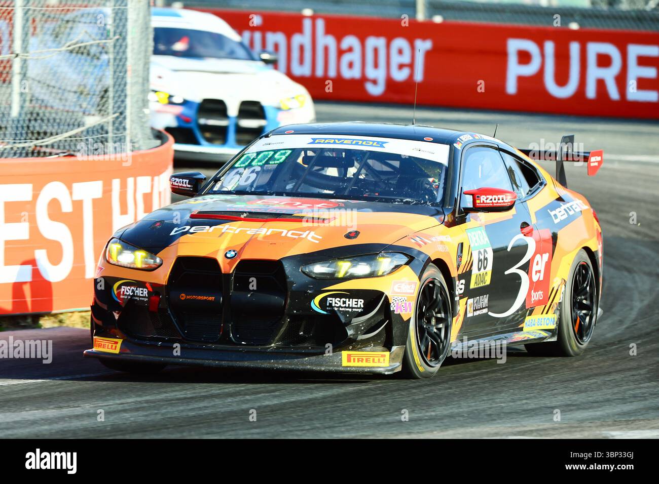 Nürnberg, Deutschland 04. - 06. Juillet 2025 : ADAC - GT4 - Allemagne - Norisring - 1.Rennen Im Bild : T.Reiter/P. Wiskirchen (ME Motorsport BMW M4 GT4 Evo) Banque D'Images