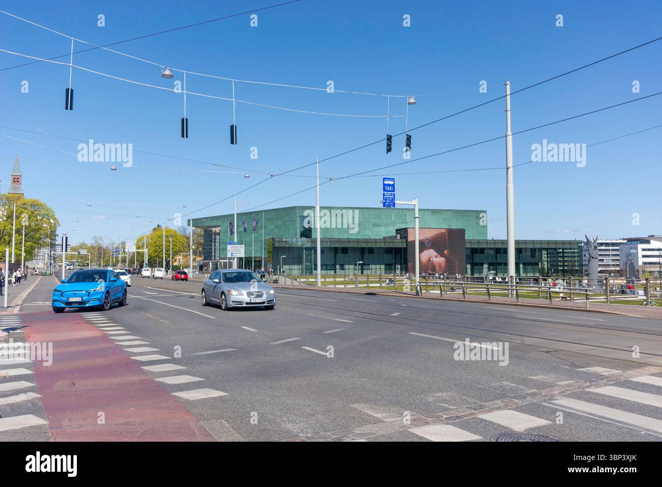 Scène de rue, Mannerheiminaukio, Kluuvi, ville d'Helsinki, Uusimaa (Nyland) Region, République de Finlande Banque D'Images
