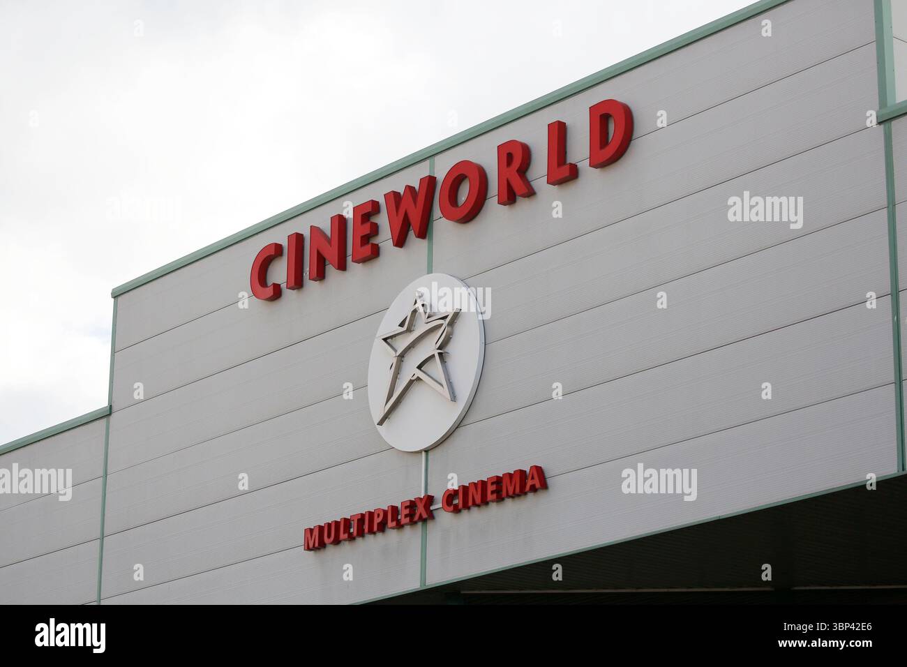 Enseigne et logo Cineworld Cinema à Wakefield, West Yorkshire, Royaume-Uni. 19 octobre 2015 Banque D'Images