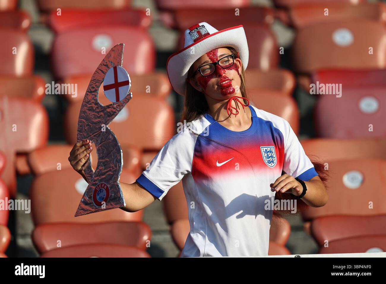Supporters (Angleterre féminine) lors du match du Championnat d'Europe femmes de l'UEFA entre France féminine 2-1 Angleterre féminine au Stadion Letzigrund le 5 juillet 2025 à Zurich, Suisse. Banque D'Images