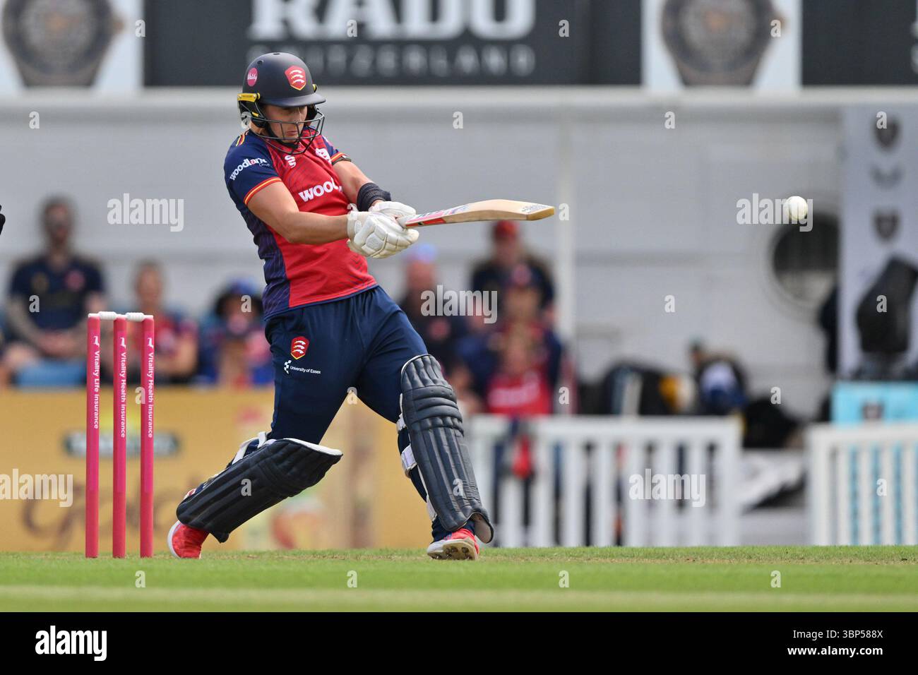 Londres, Angleterre, 6 juillet 2025 : Lissy Macleod de Essex Women lors du match Vitality Blast entre Surrey Women et Essex Women au Kia Oval, Londres, Angleterre. Crédit : Keith Gillard/Alamy Live News Banque D'Images Londres, Angleterre, 6 juillet 2025 : Lissy Macleod de Essex Women lors du match Vitality Blast entre Surrey Women et Essex Women au Kia Oval, Londres, Angleterre. Crédit : Keith Gillard/Alamy Live News Banque D'Images