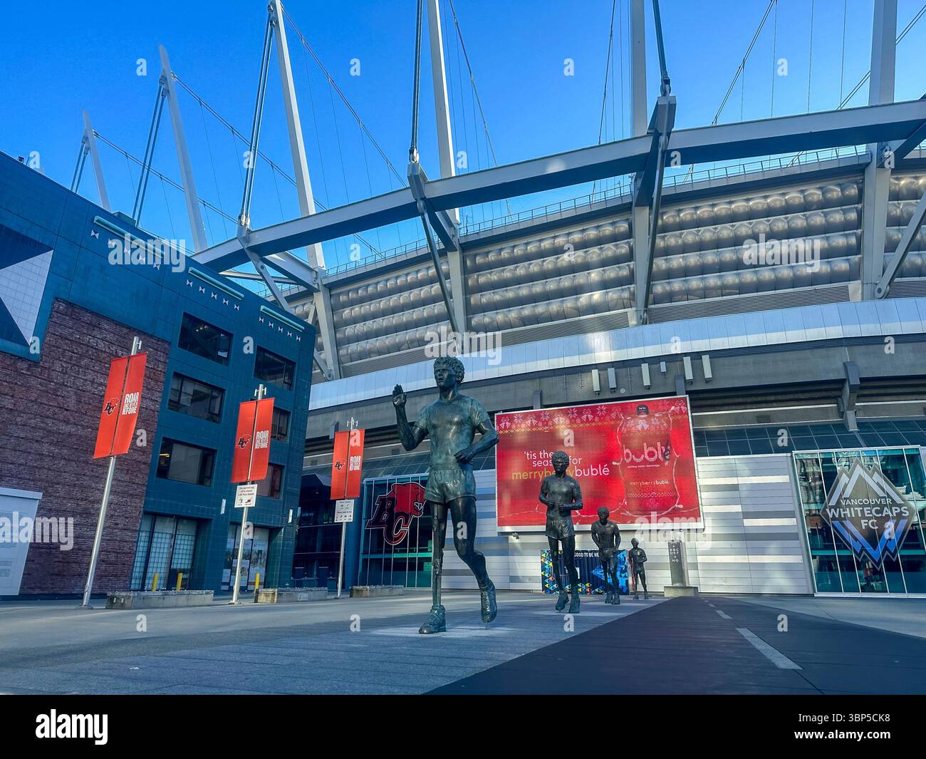 Vancouver, C.-B. - 16 novembre 2023 : le mémorial de Terry Fox à l'extérieur du BC place Stadium au centre-ville de Vancouver Banque D'Images