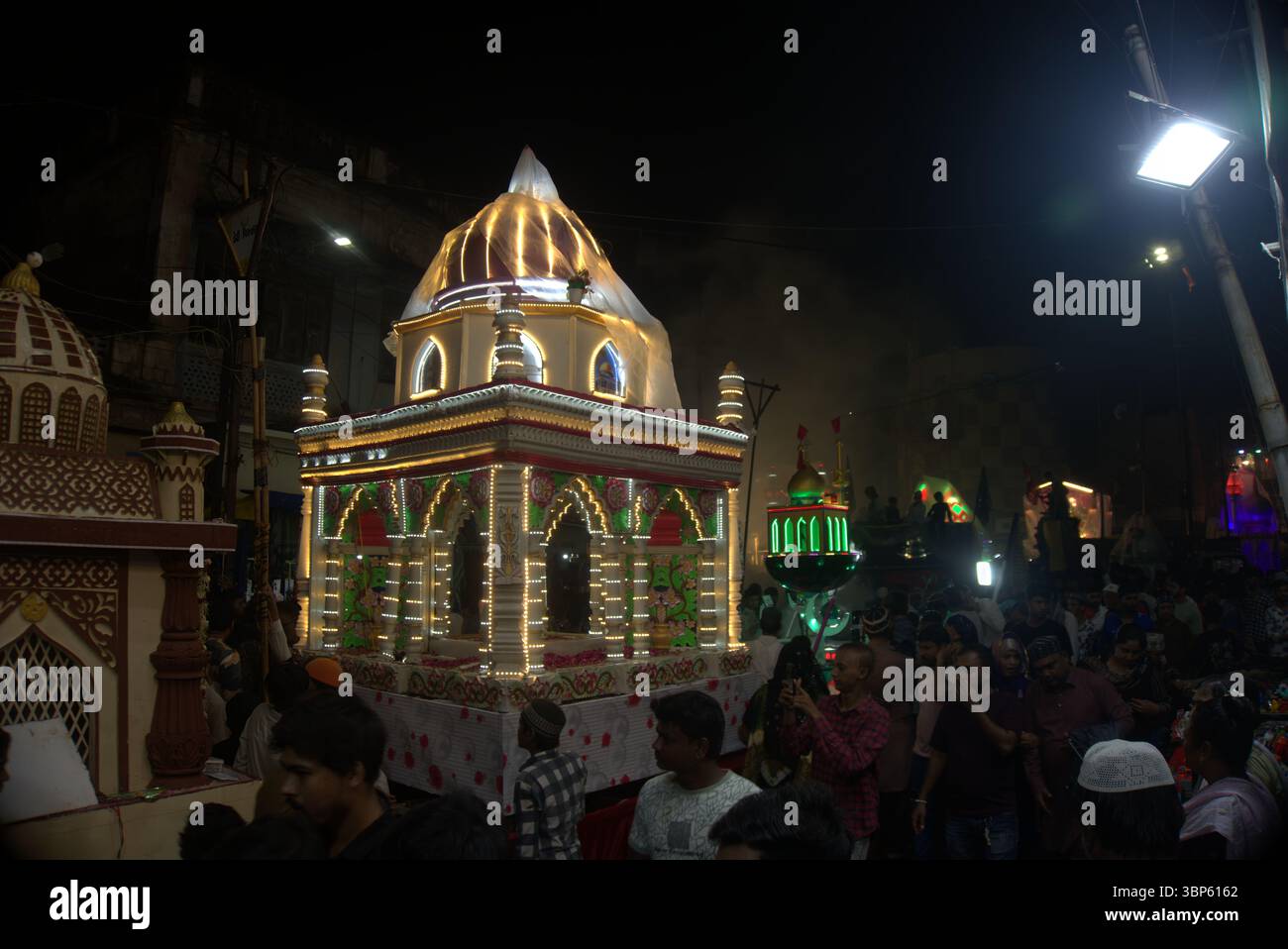 Rajkot, Gujarat, Inde. 06 juillet 2025. Festival Muharram Tazia Parade 2025. Crédit : Nasirkhan Davi/Alamy Live News Banque D'Images