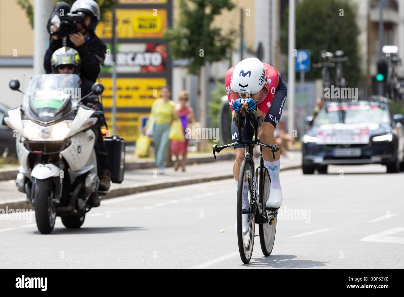 Bergame, Italie. 06 juillet 2025. REUSSEUR Marlen (sui) Movistar Team, pendant Bergamo-Bergamo Tudor ITT, Giro d'Italia Women 2025, Bergame, Italie le 6 juillet 2025 pendant Giro d'Italia Women - étape 1 - Bergamo/Bergamo, Giro d'Italia course à Bergame, Italie, 06 juillet 2025 crédit : Agence photo indépendante/Alamy Live News Banque D'Images