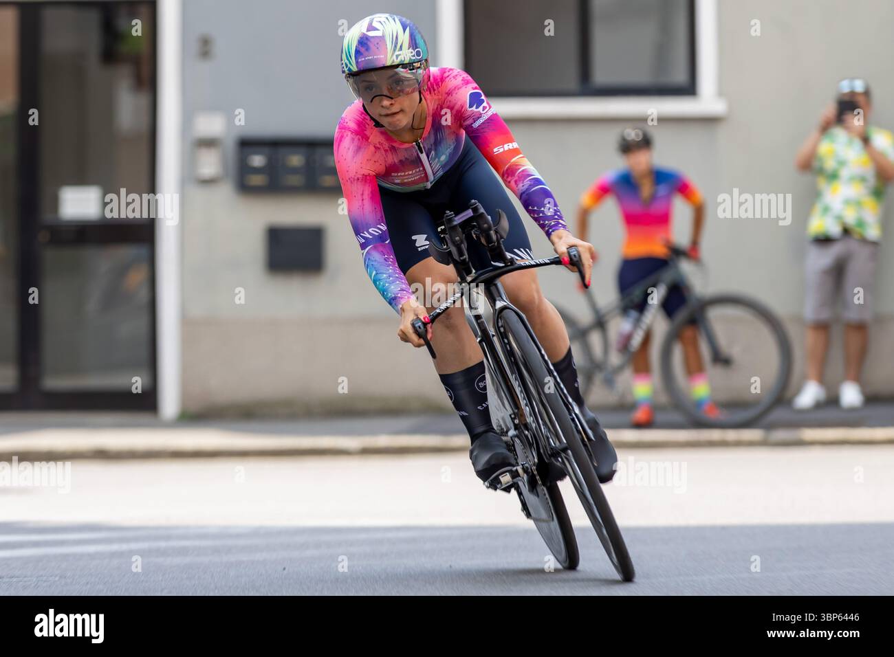Bergame, Italie. 06 juillet 2025. Pendant Bergamo-Bergamo Tudor ITT, Giro d'Italia Women 2025, Bergame, Italie le 6 juillet 2025 pendant Giro d'Italia Women - étape 1 - Bergame/Bergame, course Giro d'Italia à Bergame, Italie, 06 juillet 2025 crédit : Independent photo Agency/Alamy Live News Banque D'Images