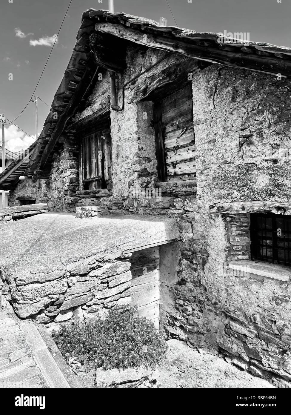 Détails de maison de montagne traditionnelle, chalet alpin Banque D'Images
