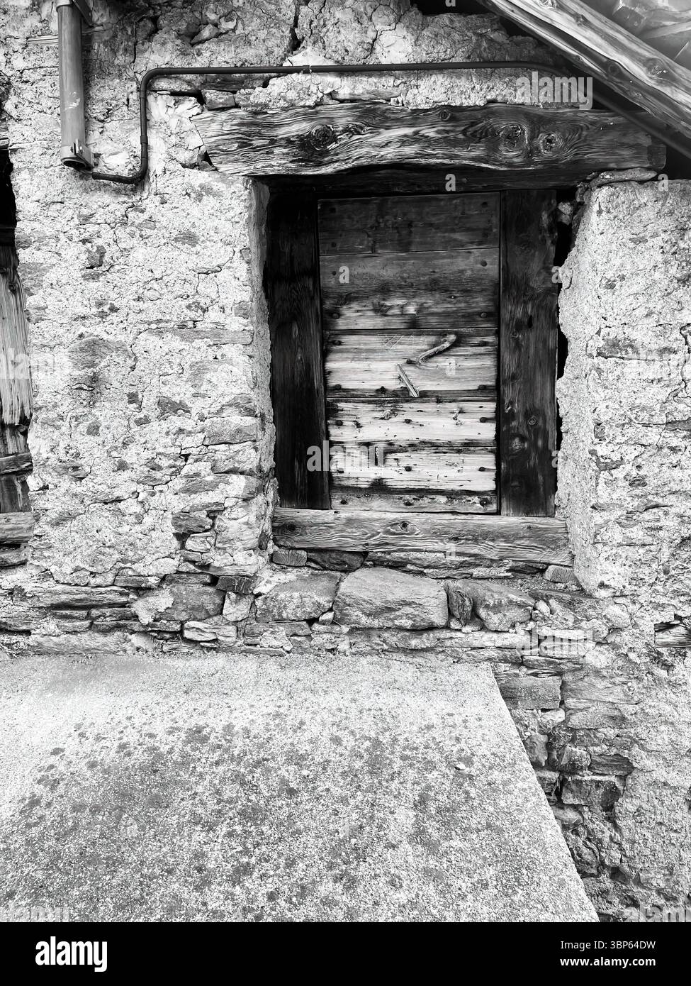 Détails de maison de montagne traditionnelle, chalet alpin Banque D'Images
