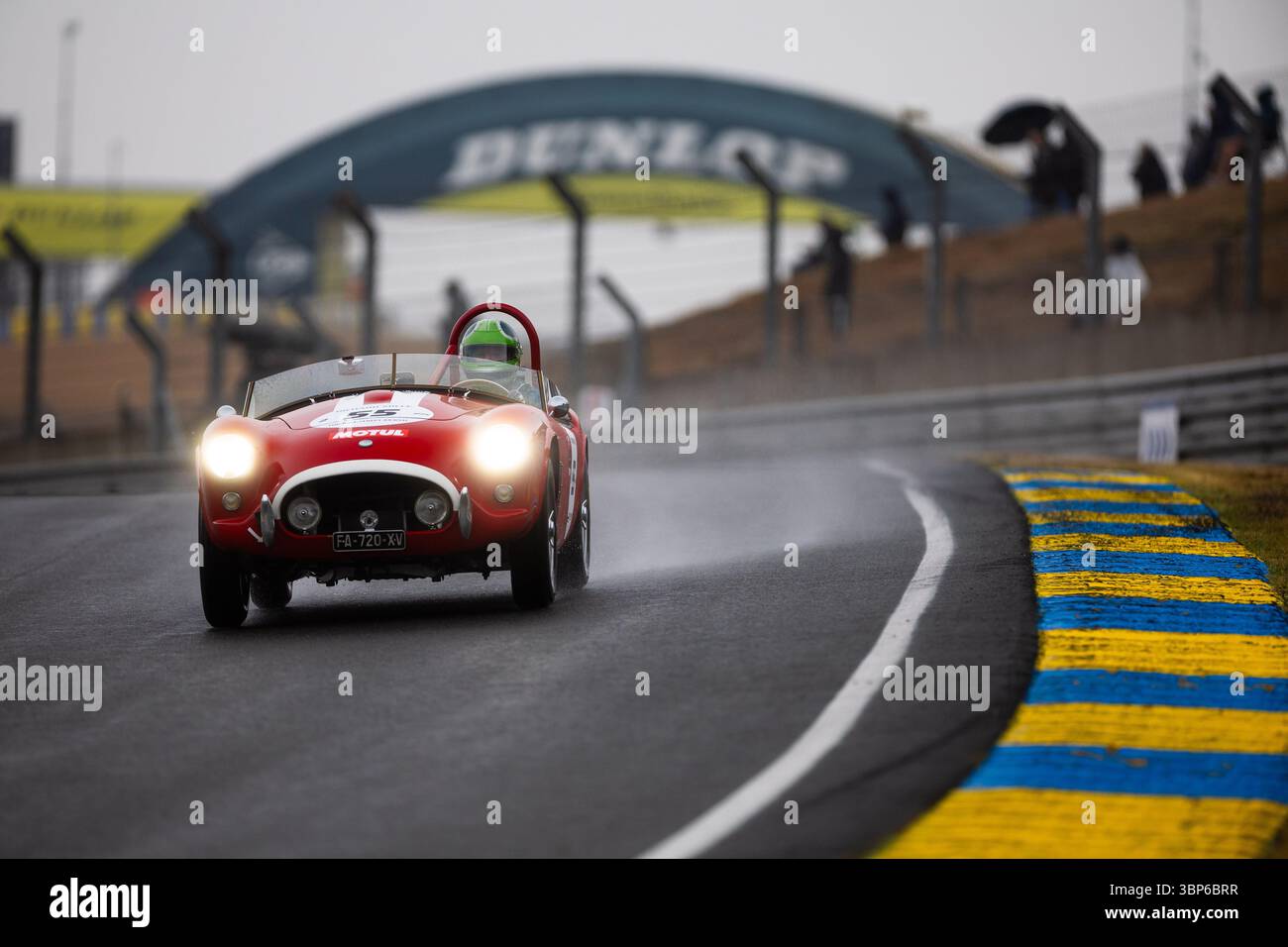 Le Mans, France. 06 juillet 2025. 55 POELS/PRAT, AC Ace Bristol 'le Mans'/1957, plateau 2, action lors du le Mans Classic 2025, du 3 au 6 juillet 2025 sur le circuit des 24 heures du Mans, au Mans, France - photo Javier Jimenez/DPPI crédit : DPPI Media/Alamy Live News Banque D'Images