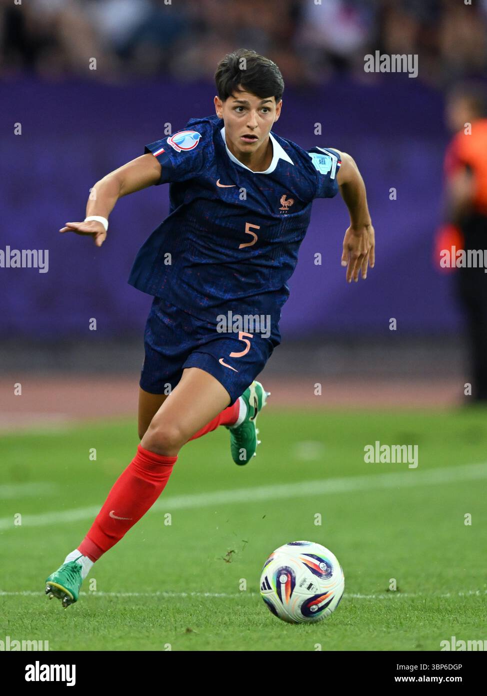 ZURICH - Elisa de Almeida de France lors du match du Championnat d'Europe du Groupe d entre la France et l'Angleterre au Stadion Letzigrund à Zurich, Suisse. ANP | Hollandse Hoogte | GERRIT VAN KEULEN Banque D'Images ZURICH - Elisa de Almeida de France lors du match du Championnat d'Europe du Groupe d entre la France et l'Angleterre au Stadion Letzigrund à Zurich, Suisse. ANP | Hollandse Hoogte | GERRIT VAN KEULEN Banque D'Images