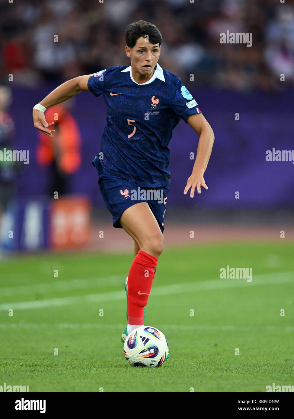 ZURICH - Elisa de Almeida de France lors du match du Championnat d'Europe du Groupe d entre la France et l'Angleterre au Stadion Letzigrund à Zurich, Suisse. ANP | Hollandse Hoogte | GERRIT VAN KEULEN Banque D'Images ZURICH - Elisa de Almeida de France lors du match du Championnat d'Europe du Groupe d entre la France et l'Angleterre au Stadion Letzigrund à Zurich, Suisse. ANP | Hollandse Hoogte | GERRIT VAN KEULEN Banque D'Images