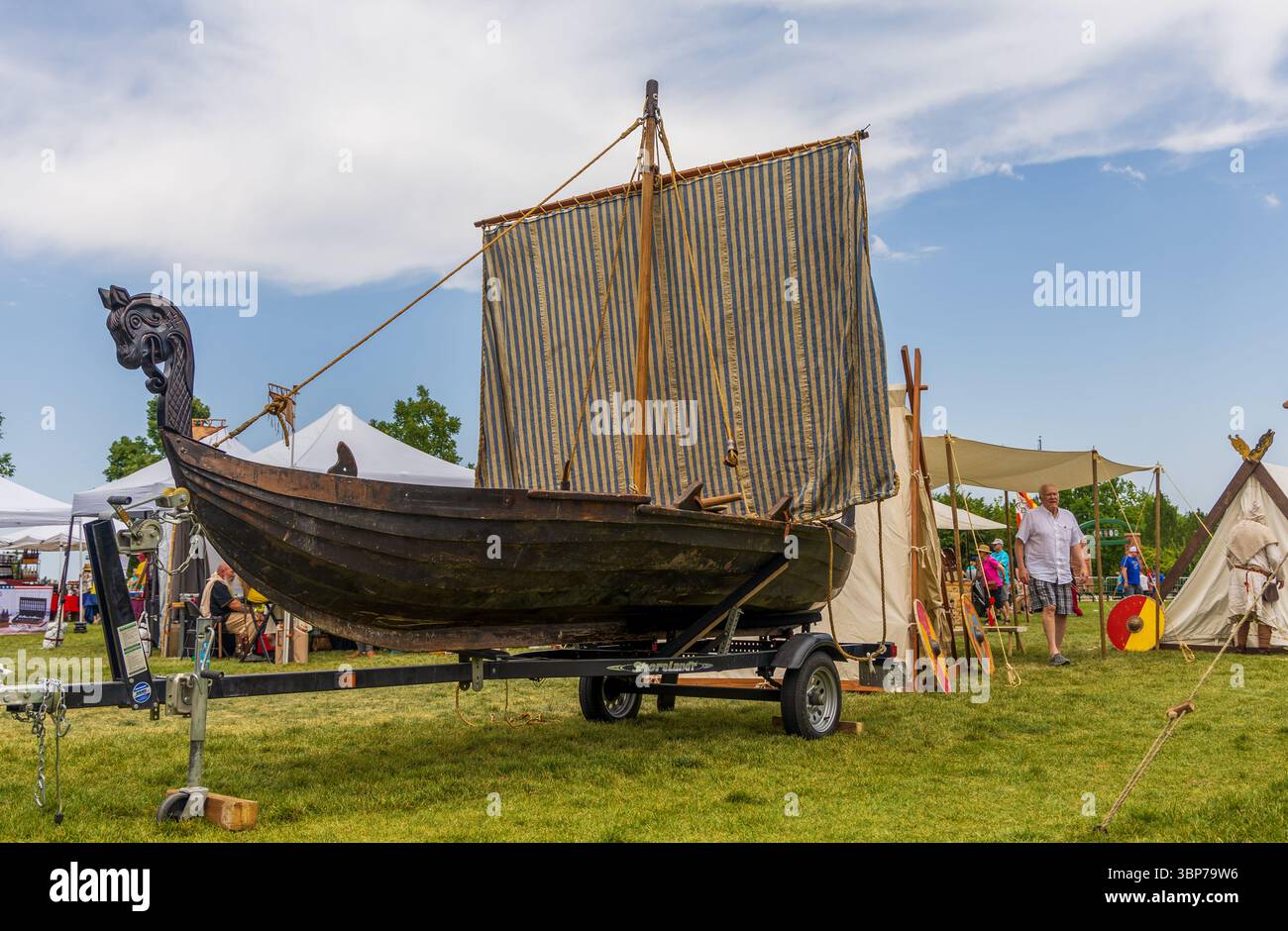 Highland Ranch, Colorado - 30 juin 2025 : Festival scandinave de la mi-été au Colorado, un événement annuel passionnant qui célèbre un scandinave unique Banque D'Images
